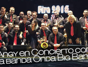 Angy en Concierto con la banda Onda Big Band